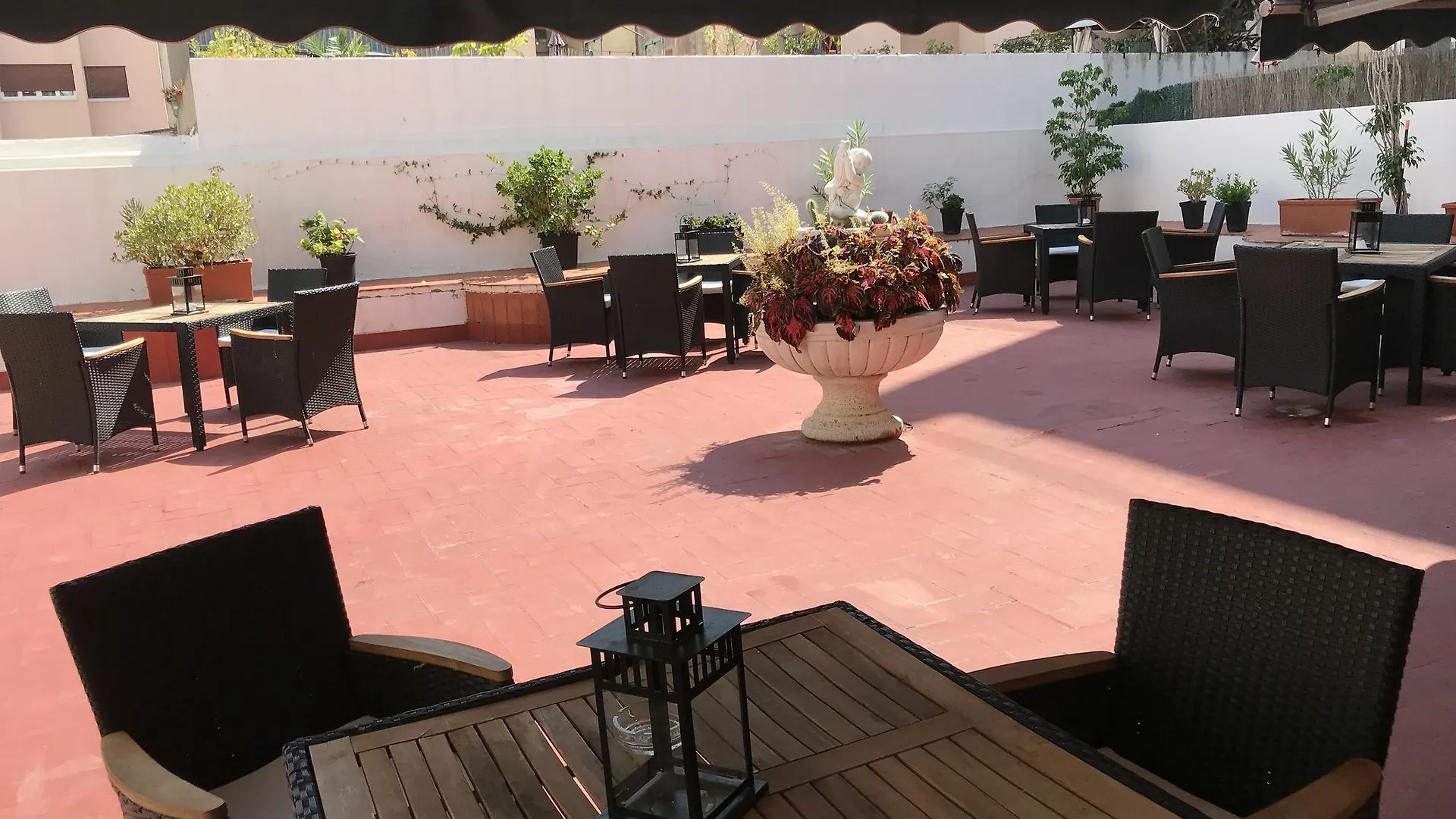 Hostal LIWI Barcelona 0*,
